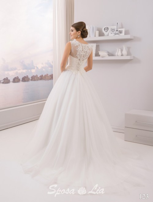 https://www.sposa-lia.com/images/stories/virtuemart/product/123 (3).jpg
